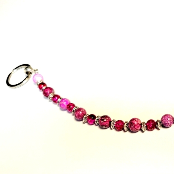 Handmade beaded keychain - Picture 1 of 3